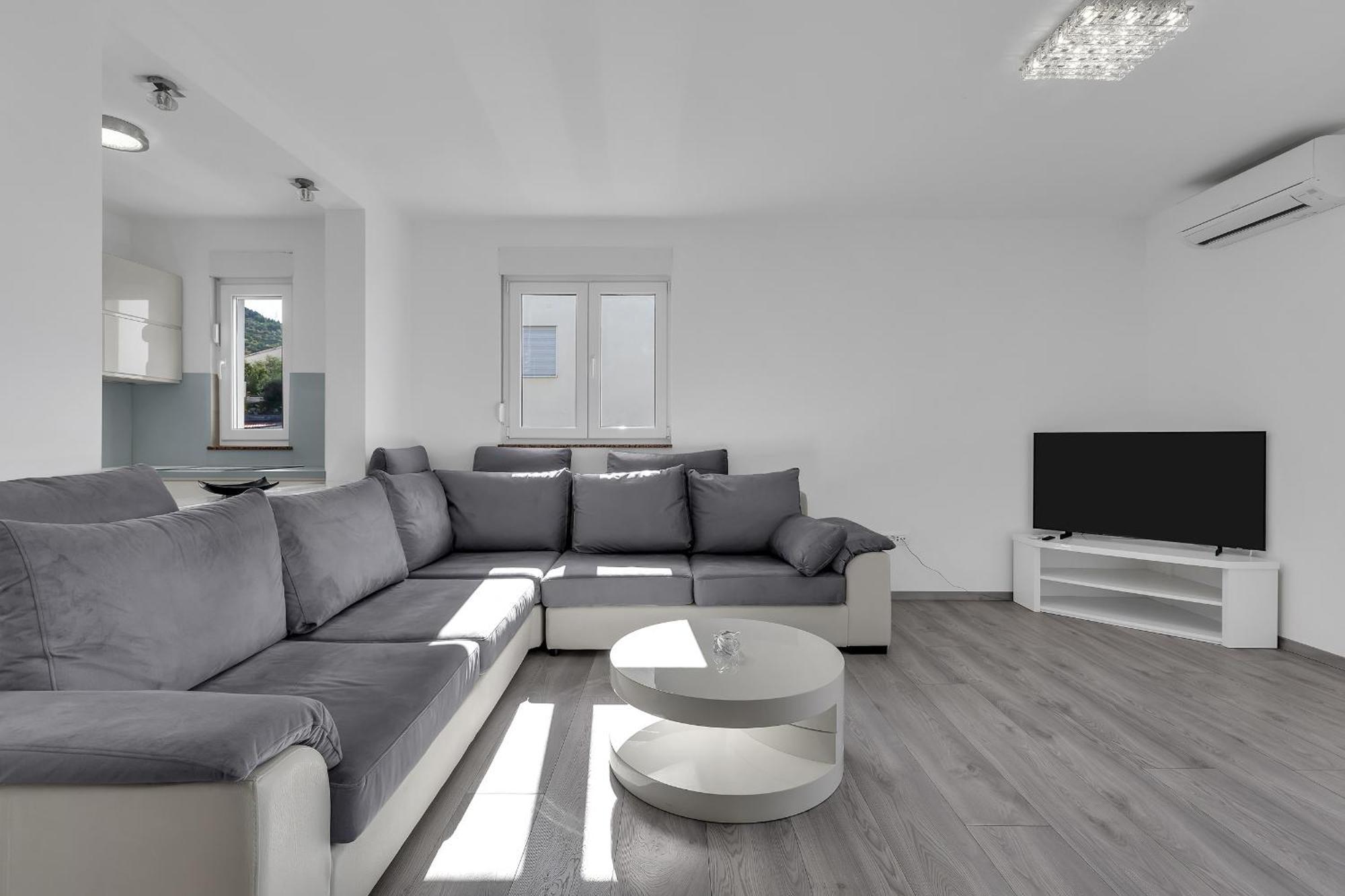 Sea View Apartments Dammi With Free Parking Makarska Exterior photo